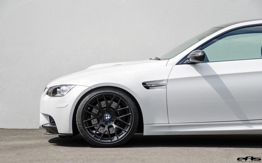 Детали экстерьера BMW M3 Coupe in Mineral White by EAS 2016 года  (фото 20 из 27)